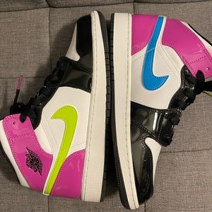 Air Jordan 1’s Cyber Active Fuscia Grade School size: 6.5Y